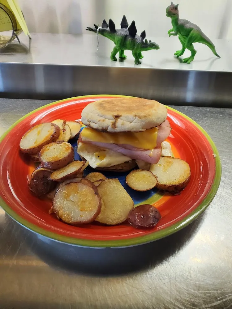 Breakfast Sandwich with American Fries